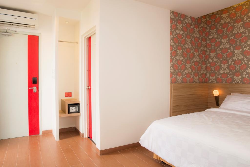 Demira Hotel Surabaya Zimmer foto