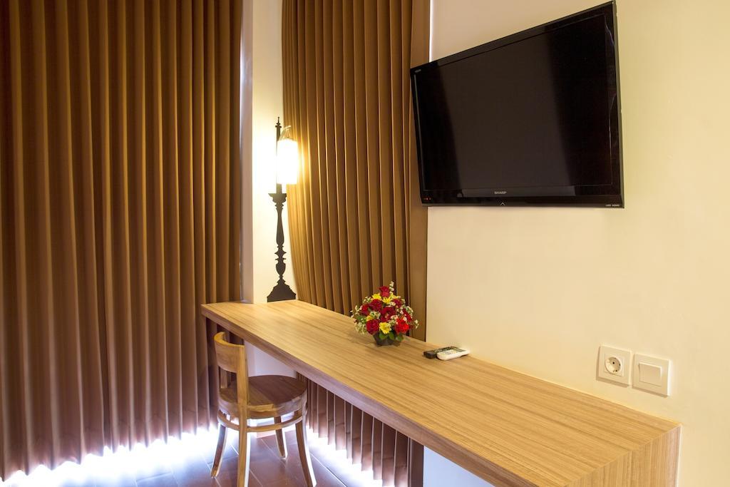 Demira Hotel Surabaya Zimmer foto